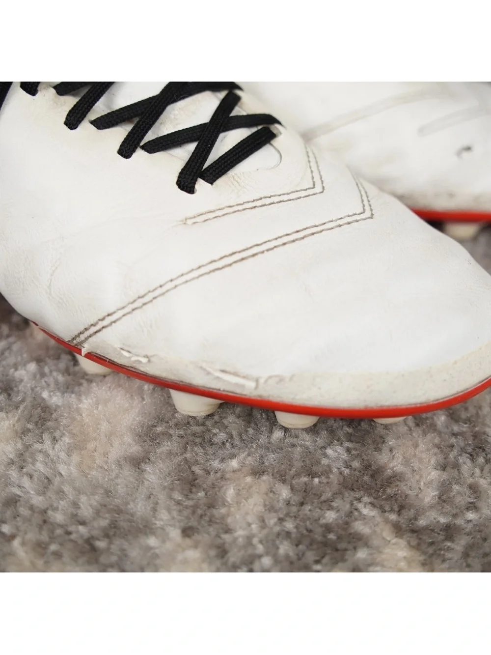 Nike Tiempo Legend IV Women's 11.5 White / Bright Crimson / Black Football